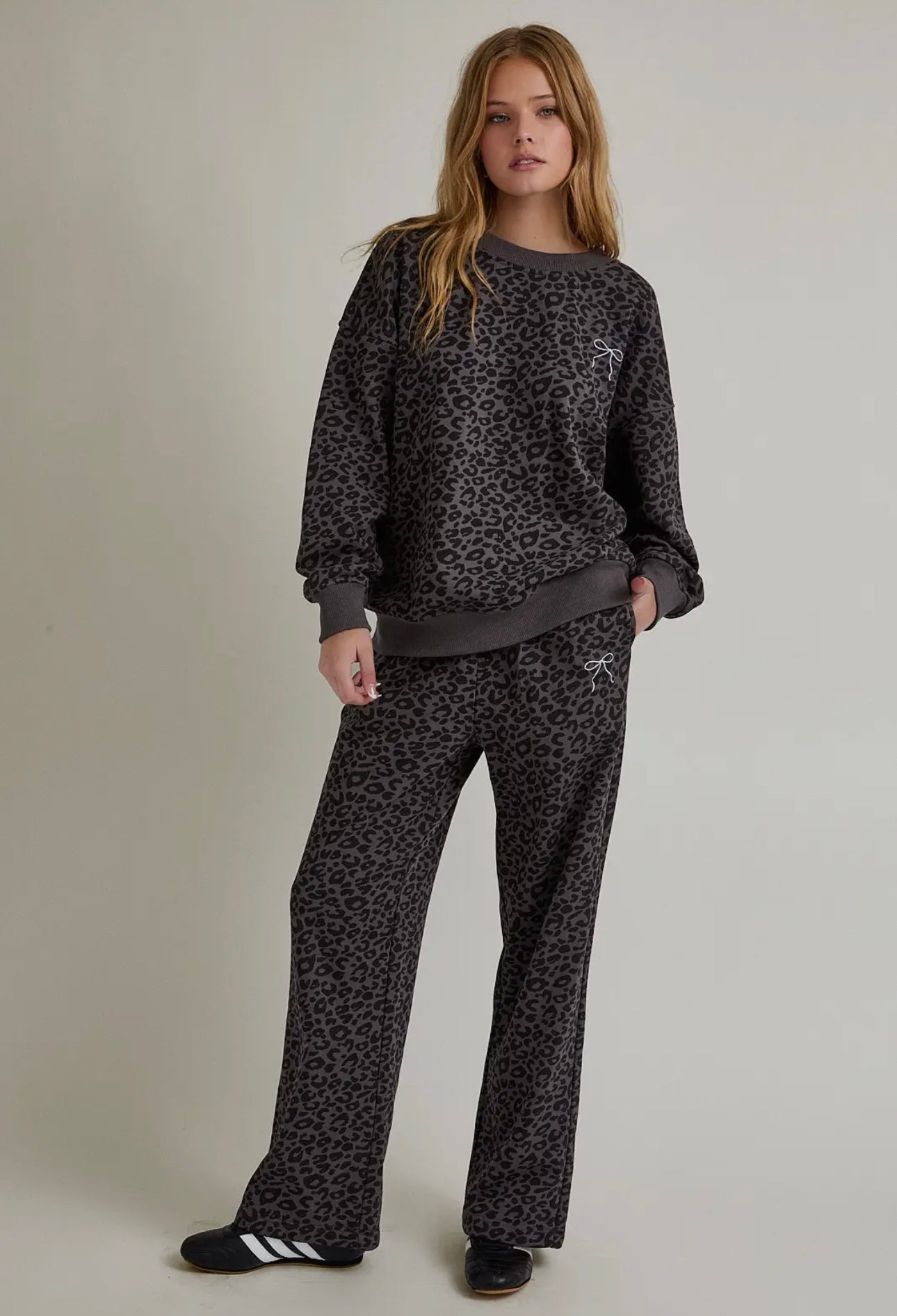 Black Leopard Bow Crewneck